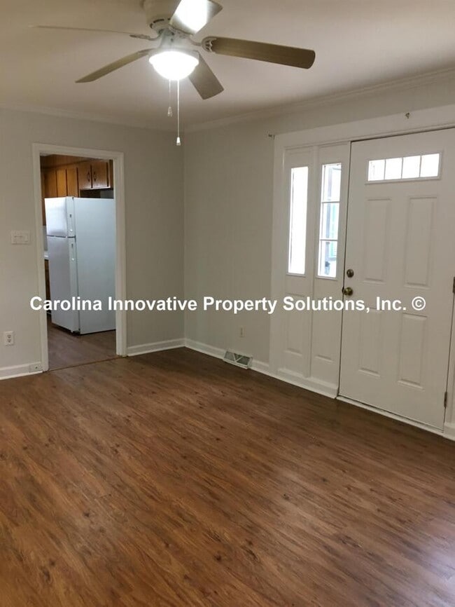 Building Photo - 7622 Helmdale Ave