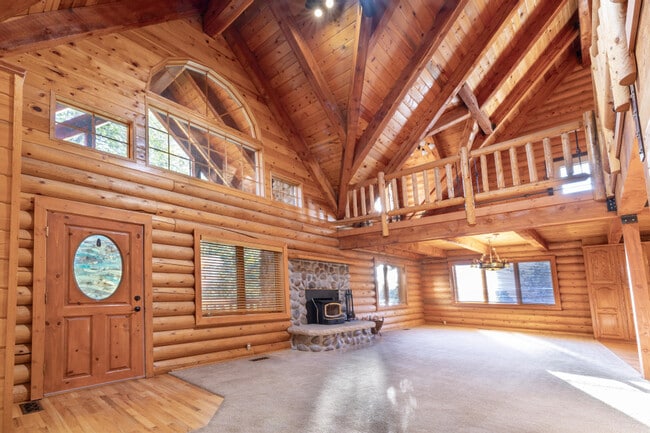 Building Photo - 1311 Canyon Creek Dr
