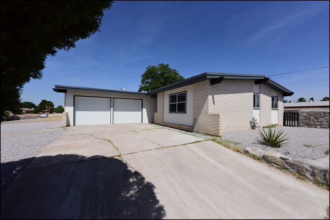 Building Photo - 10169 Dunbarton Dr