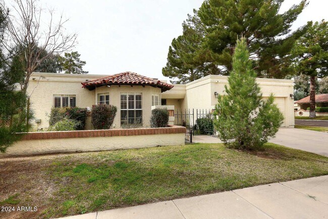 Foto del edificio - 8940 N 83rd St