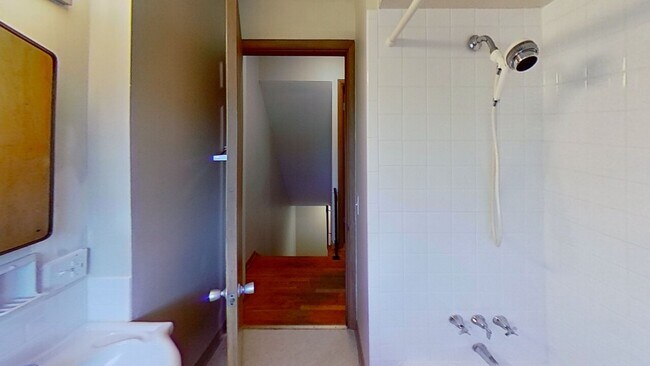 Foto del edificio - Dragon - W Lane