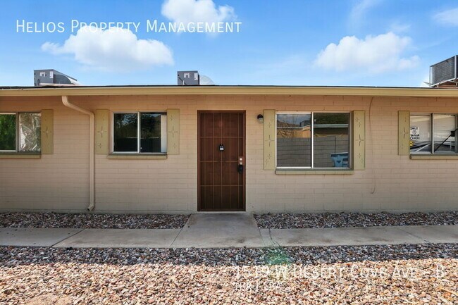 Foto del edificio - 1519 W Desert Cove Ave