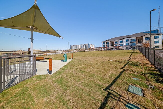 Foto del edificio - Emblem Ravine