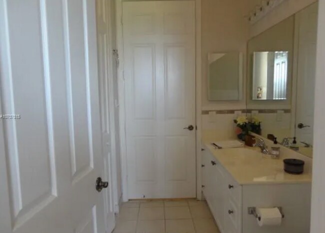 Building Photo - 4404 SW 160th Ave