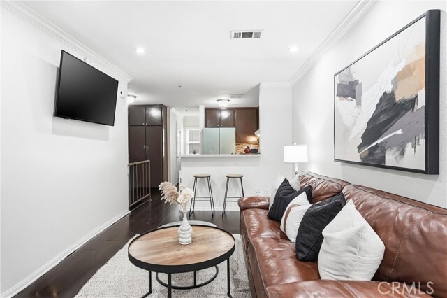 Building Photo - 334 S Walnut Ave