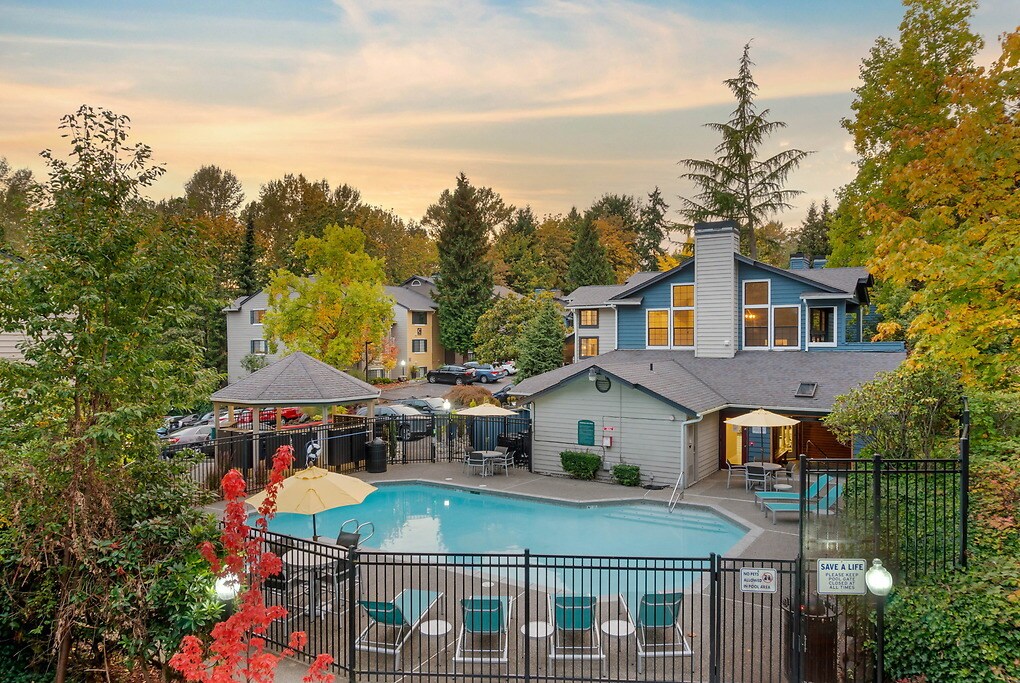 Emerald Ridge Apartments Bellevue, WA