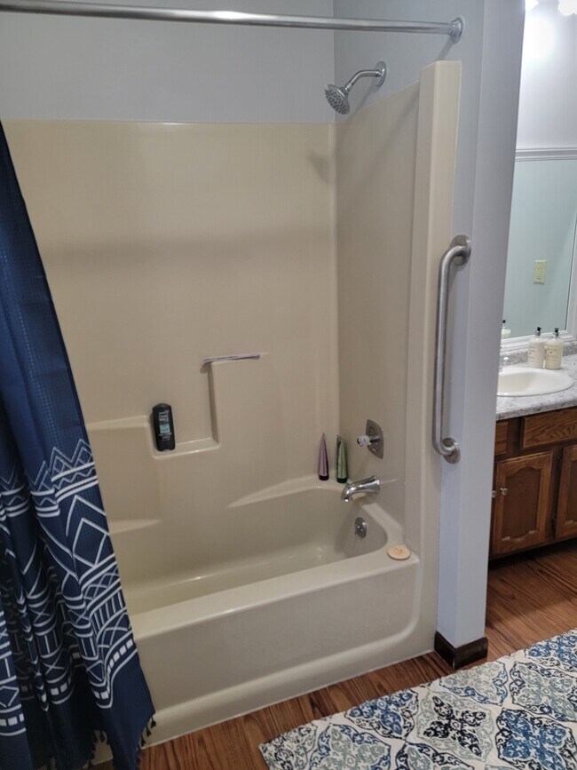 Building Photo - 140 North St