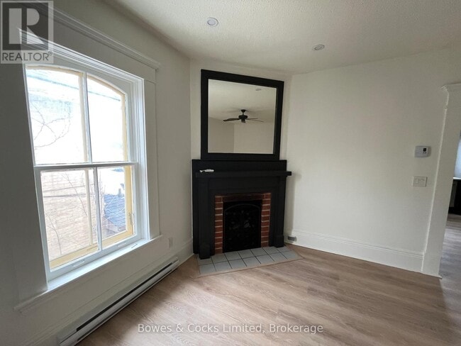 Building Photo - 275 Rubidge St