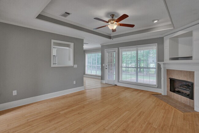 Building Photo - 170 Oak Grove Dr