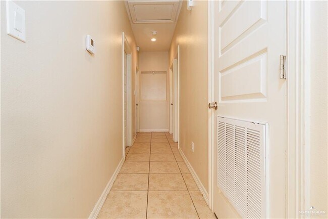 Foto del edificio - 11 W Garfield Ave