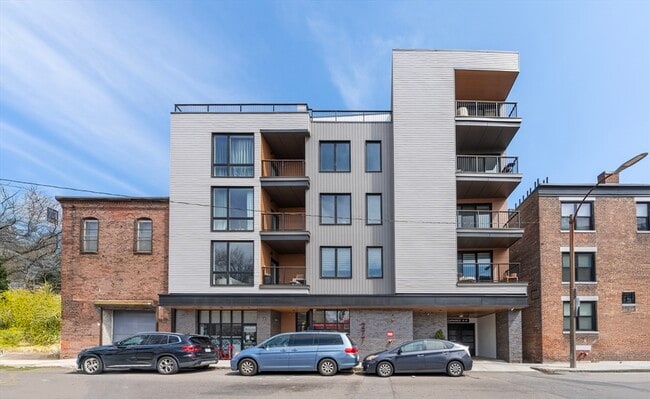 Building Photo - 277 Border St