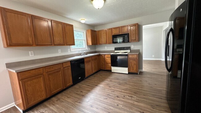 Foto del edificio - 7421 Spring Run Dr