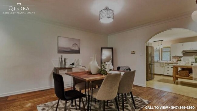 Photo du bâtiment - 914 Regent Dr