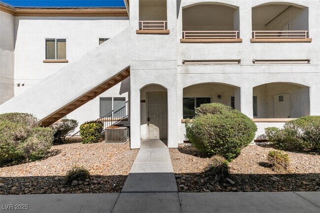 Building Photo - 5655 E Sahara Ave