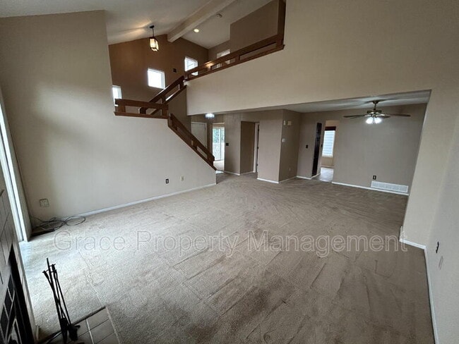 Building Photo - 9024 Bear Mountain Dr