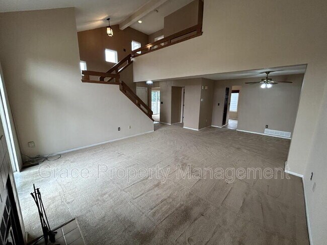 Foto del edificio - 9024 Bear Mountain Dr