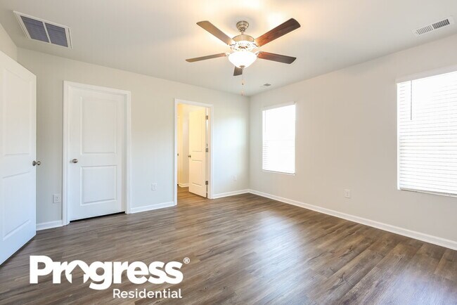 Building Photo - 883 Willowmere Way