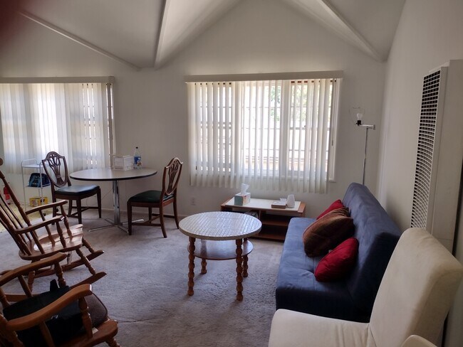 living area - 235 N Kenter Ave