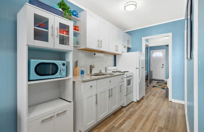 Building Photo - 508 Robin Dr