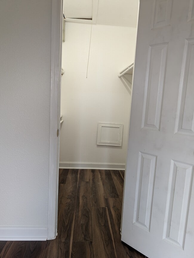 Closet - 8472 Glen Meadow Ln