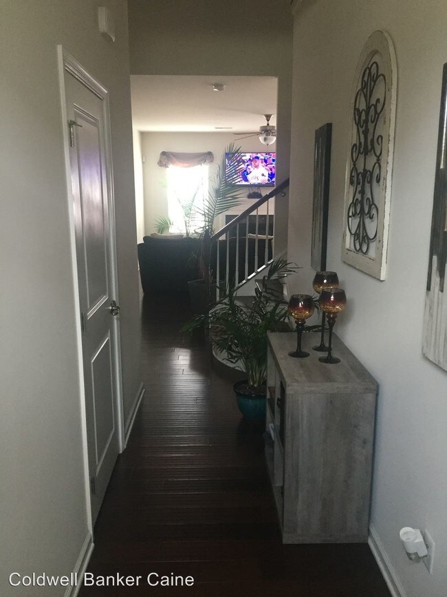 Building Photo - 3 br, 2.5 bath House - 22 Irvington Drive