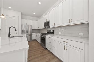 Building Photo - 16915 Chapel Knox Dr