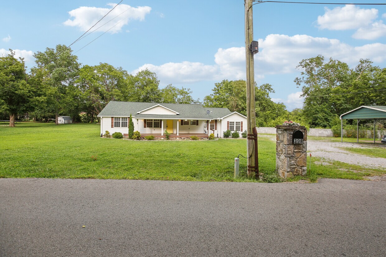 Foto principal - 398 Old Douglas Rd
