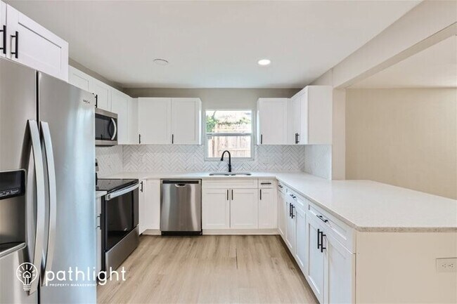 Foto del edificio - 1217 E Norfolk Street, Tampa, FL, 33604