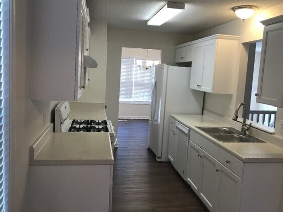 Building Photo - 123 Imperial Dr