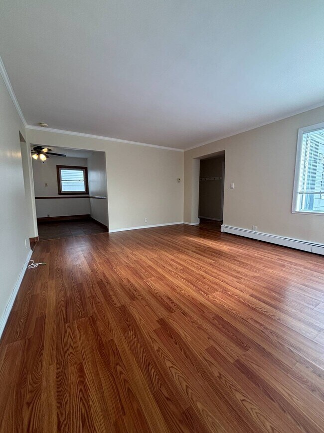 Foto del edificio - 627 W Park Ave