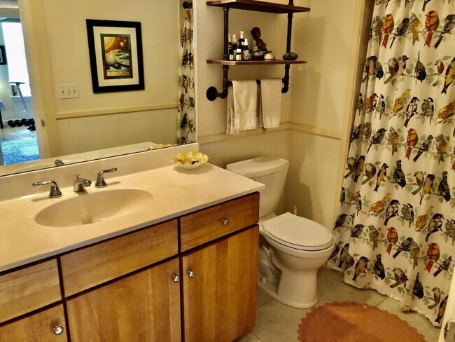 Building Photo - 1661 Riverside Ave, Apt 316