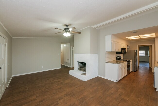 Foto del edificio - 102 Griffith Ave