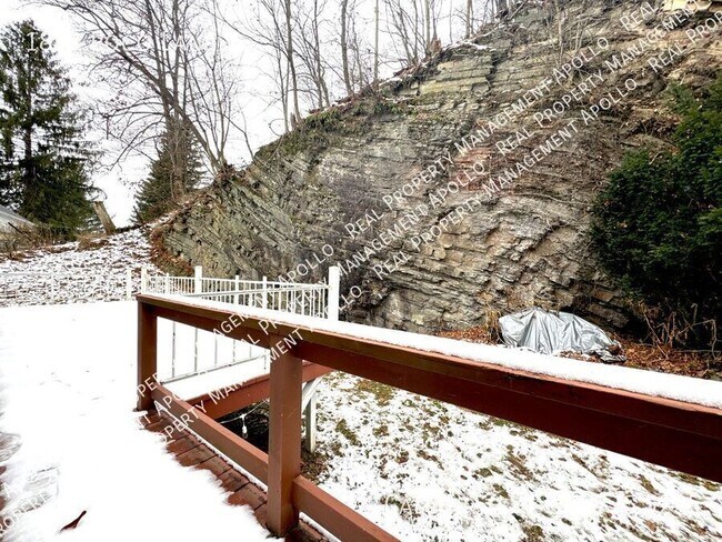 Foto del edificio - 1833 Poco Ln