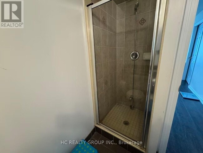 Building Photo - 5500 Yonge St