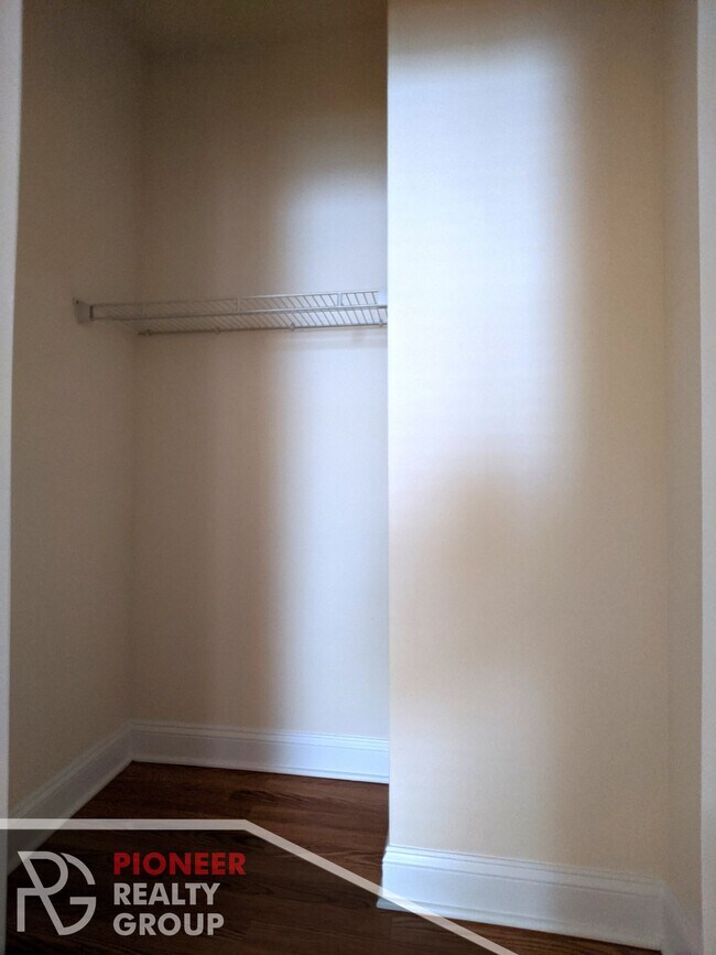 Foto del edificio - 2606 N Kimball Ave