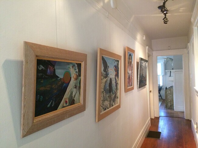 Building Photo - Duboce Triangle Gem! Hardwood floors throu...