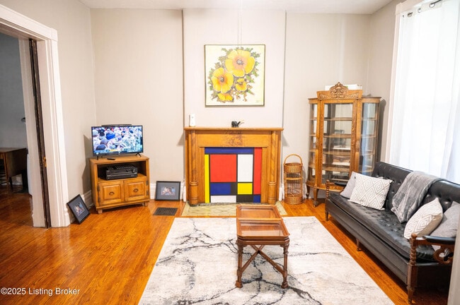 Foto del edificio - 1331 S Floyd St