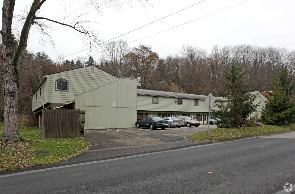 Building Photo - 915 Sleepy Hollow Rd
