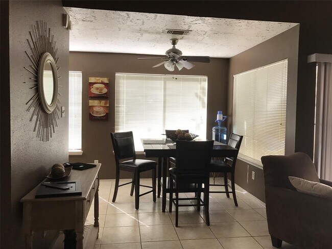 Foto del edificio - 11743 Boxhill Dr