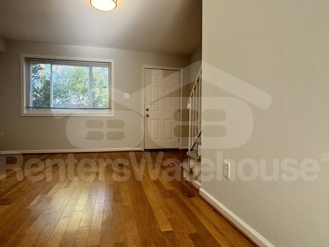Building Photo - 1216 Westview Terrace