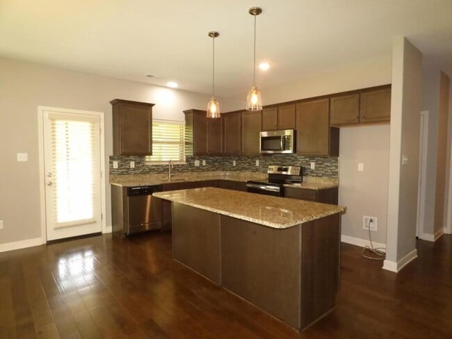Building Photo - 70 Southwind Dr