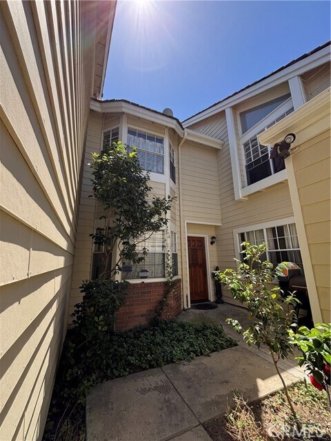 Foto del edificio - 451 Medford Ct