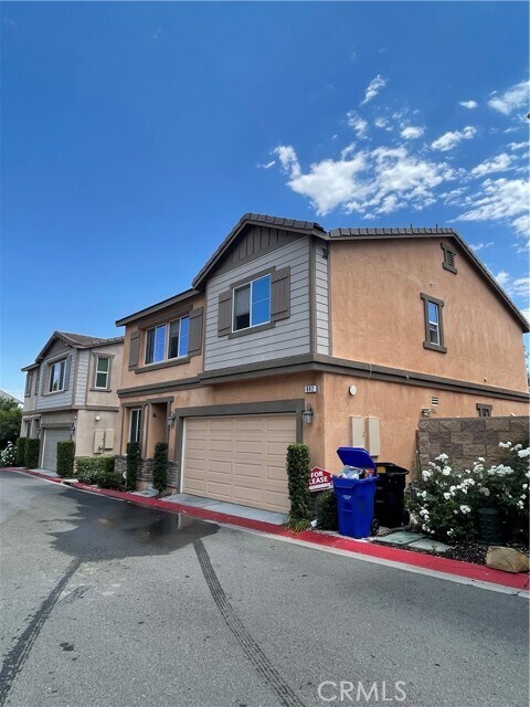 Foto principal - 882 Mitchell Way