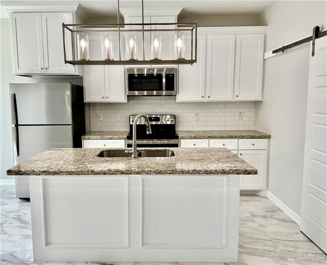 Foto del edificio - 22 West Dr