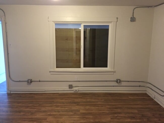 Photo - 372 S Bouquet St Apartment