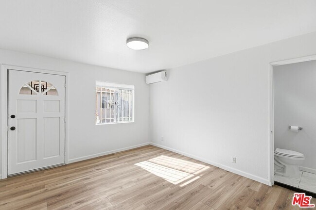 Foto del edificio - 2542 Thurman Ave.