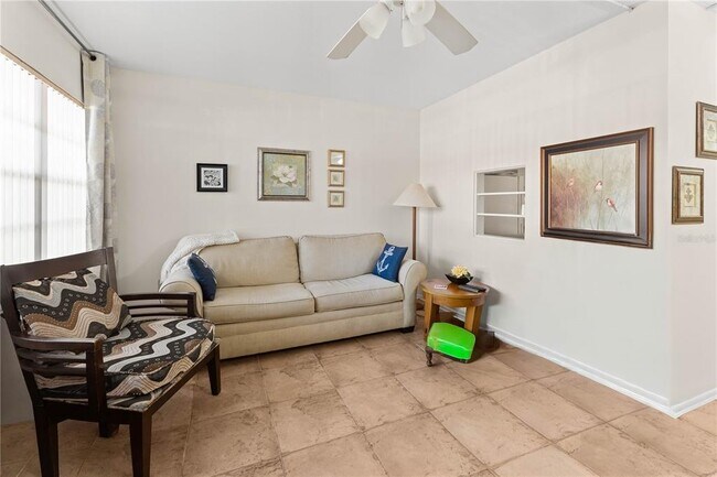 Foto del edificio - 24 Quails Run Blvd