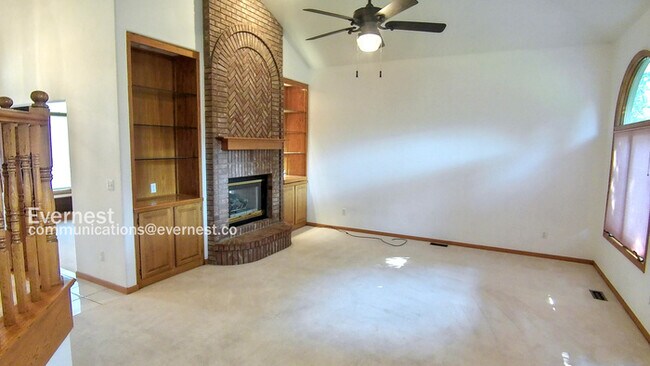 Foto del edificio - 3724 Stratford Ct