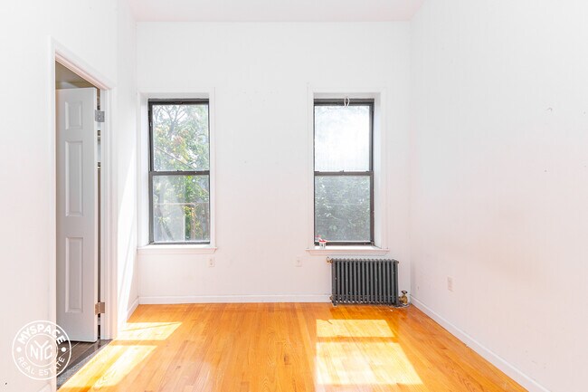 Building Photo - 1442 Dekalb Ave