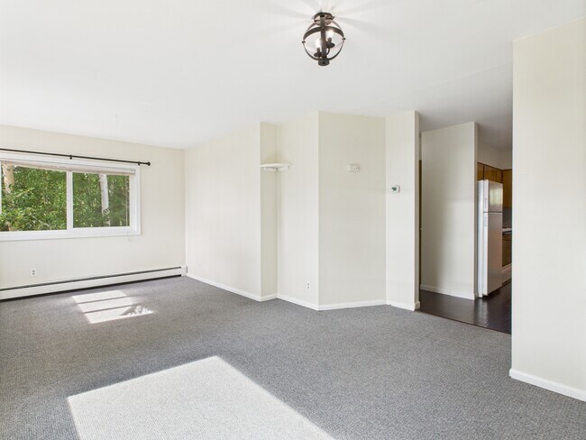 Building Photo - 520 Halvorson Rd